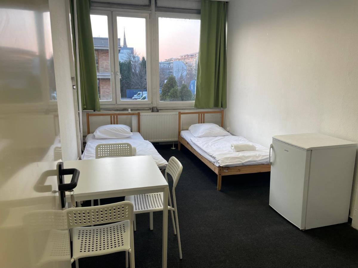 The College Group Hostel Budapest Extérieur photo