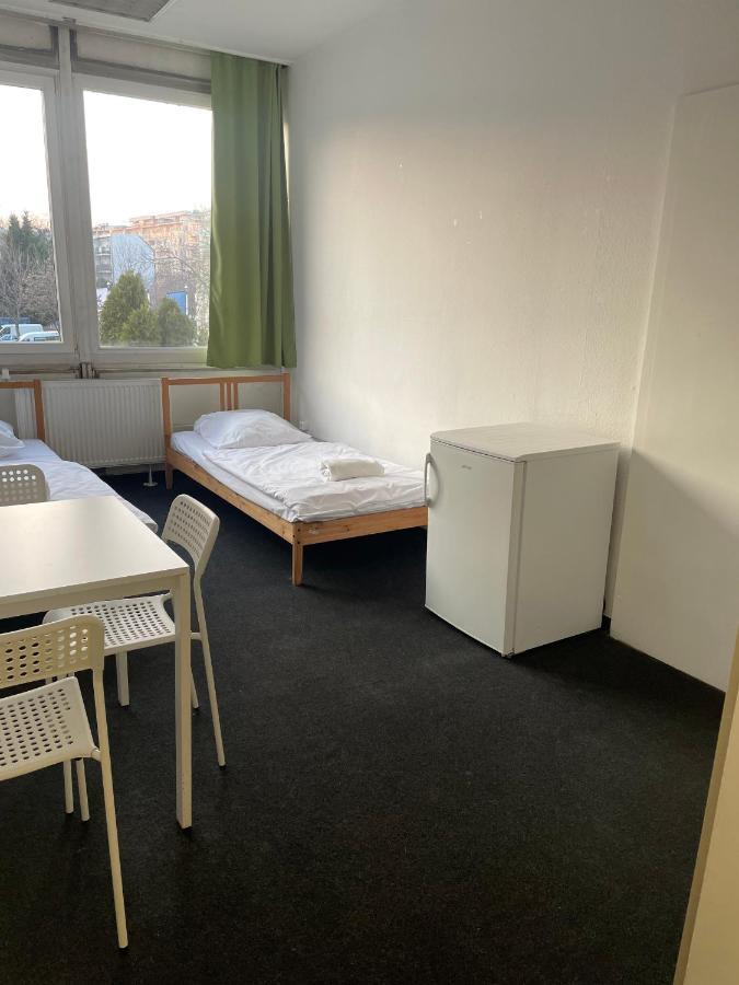 The College Group Hostel Budapest Extérieur photo