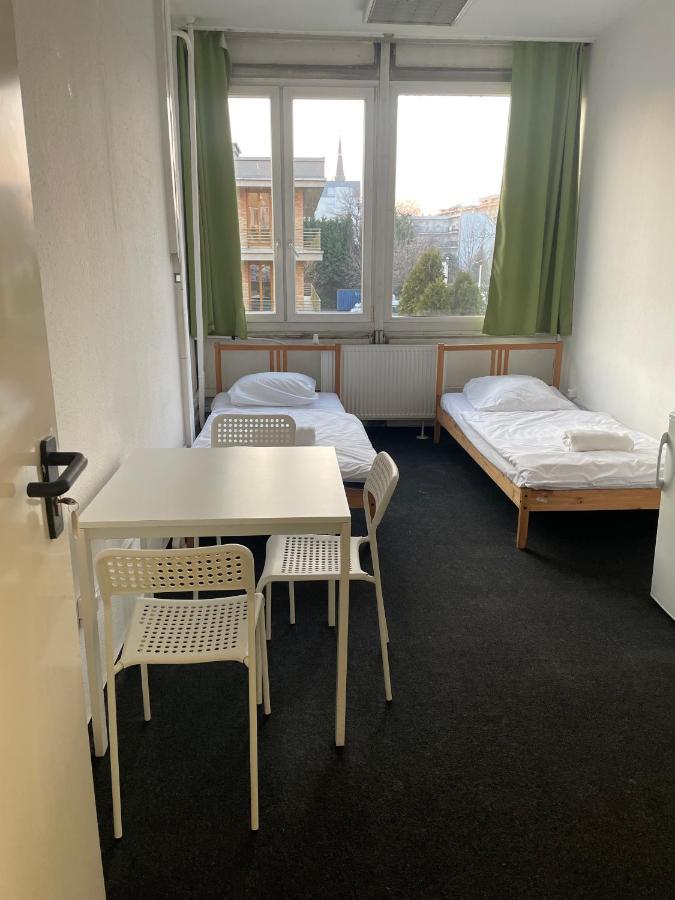 The College Group Hostel Budapest Extérieur photo