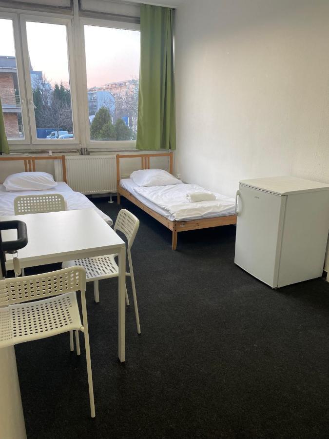 The College Group Hostel Budapest Extérieur photo